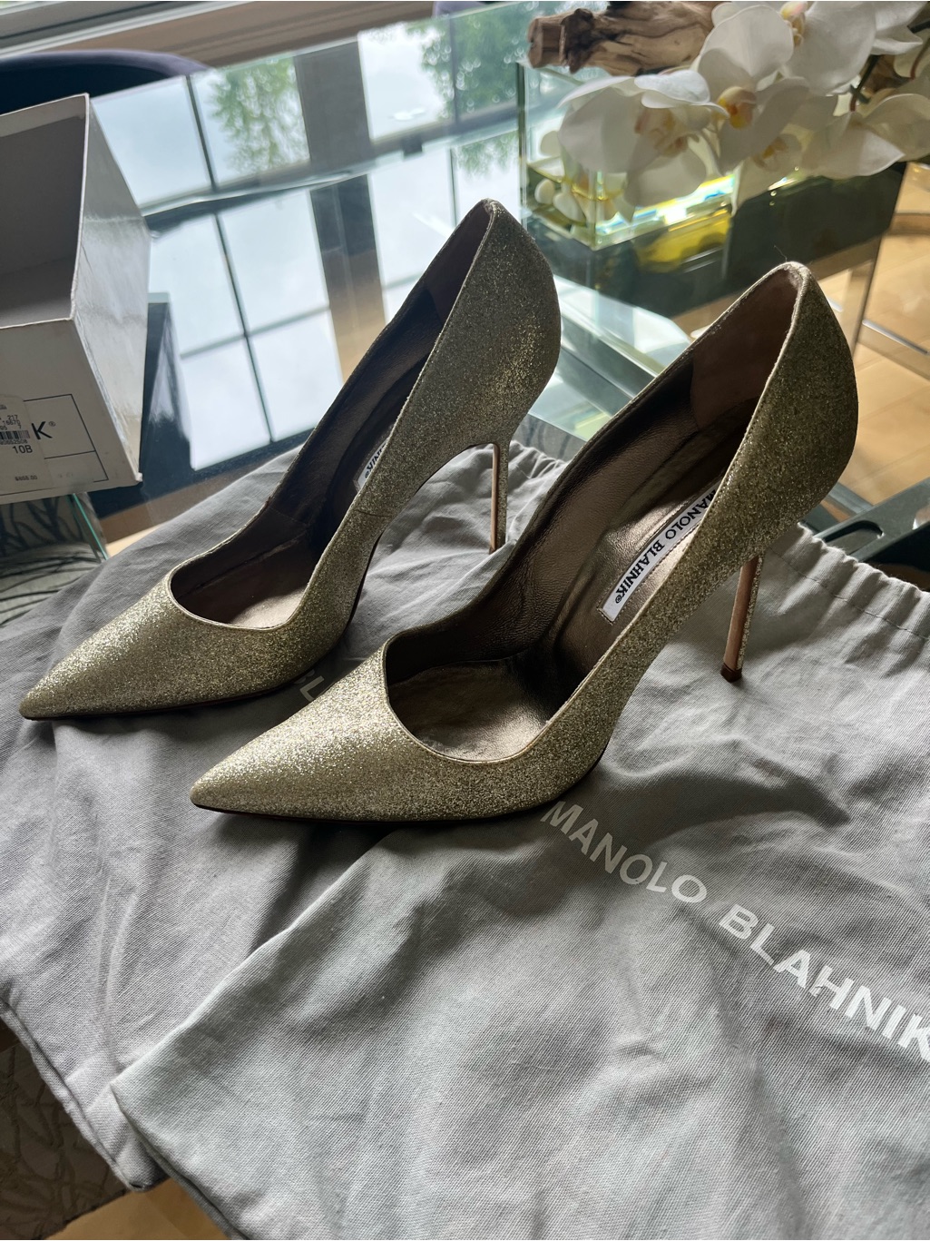 Manolo Blahnik Gold Glitter Pointed Toe Stilettos Fits 9 To 9.5